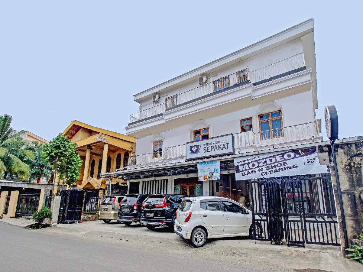 Super Oyo 90224 Palembang Residence Exteriör bild