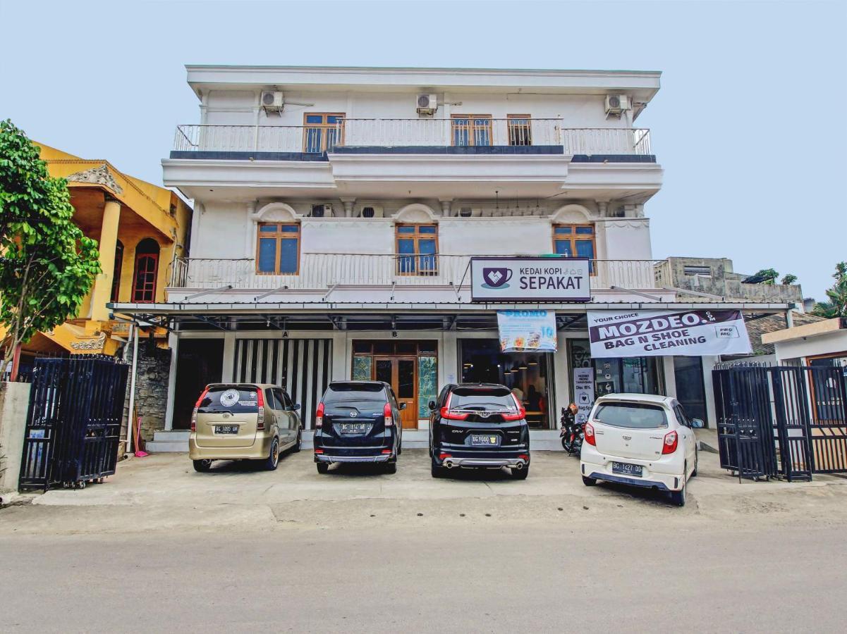 Super Oyo 90224 Palembang Residence Exteriör bild