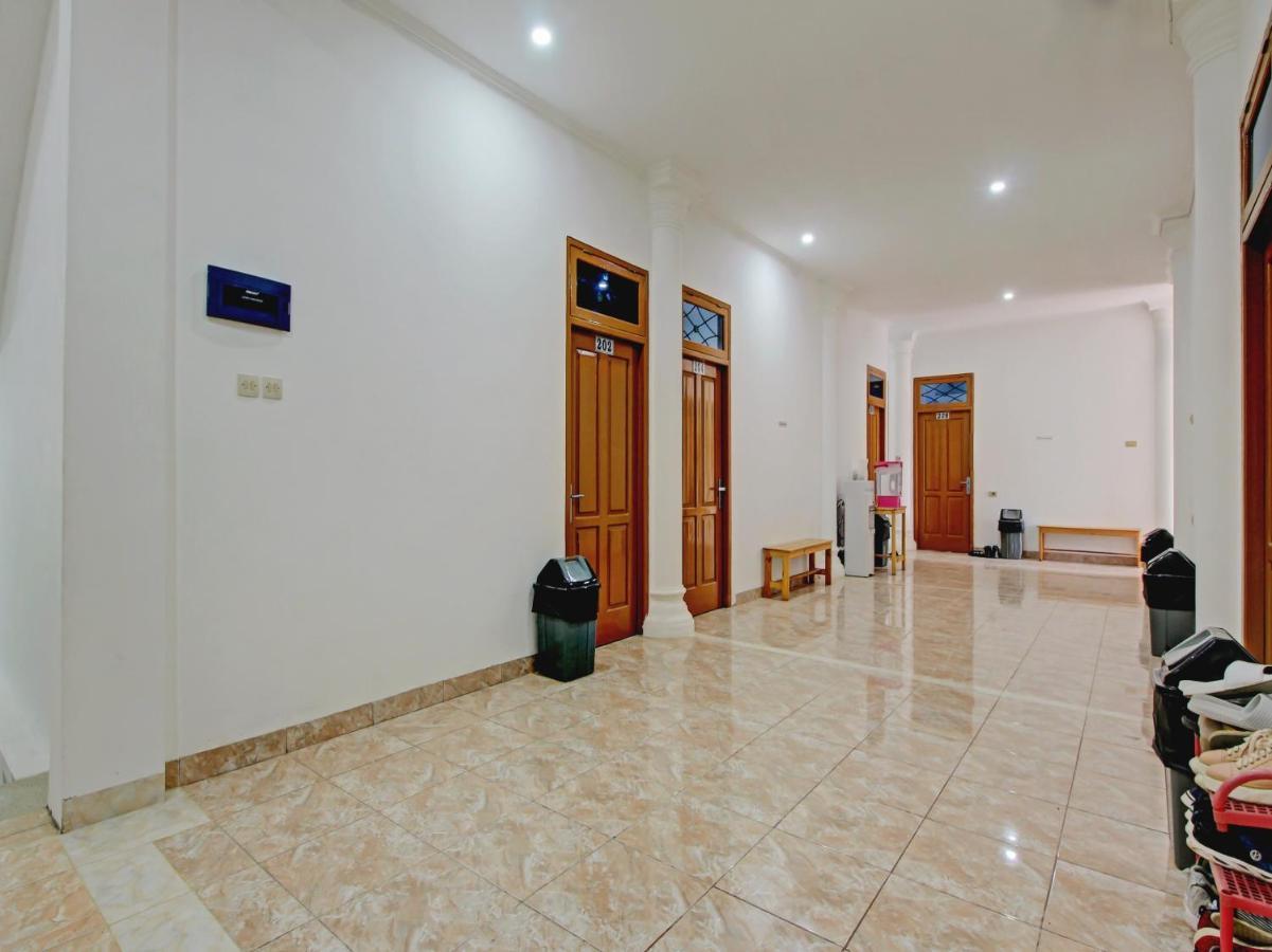 Super Oyo 90224 Palembang Residence Exteriör bild