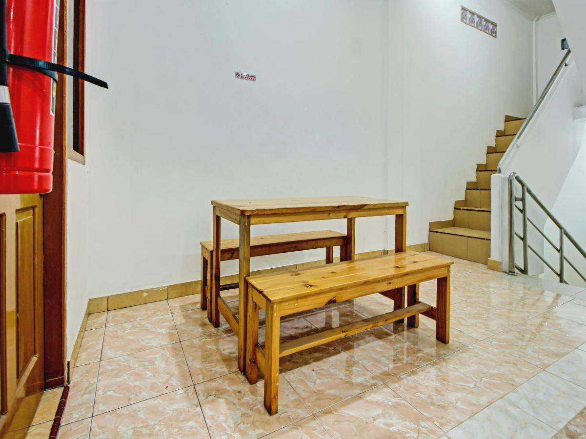 Super Oyo 90224 Palembang Residence Exteriör bild
