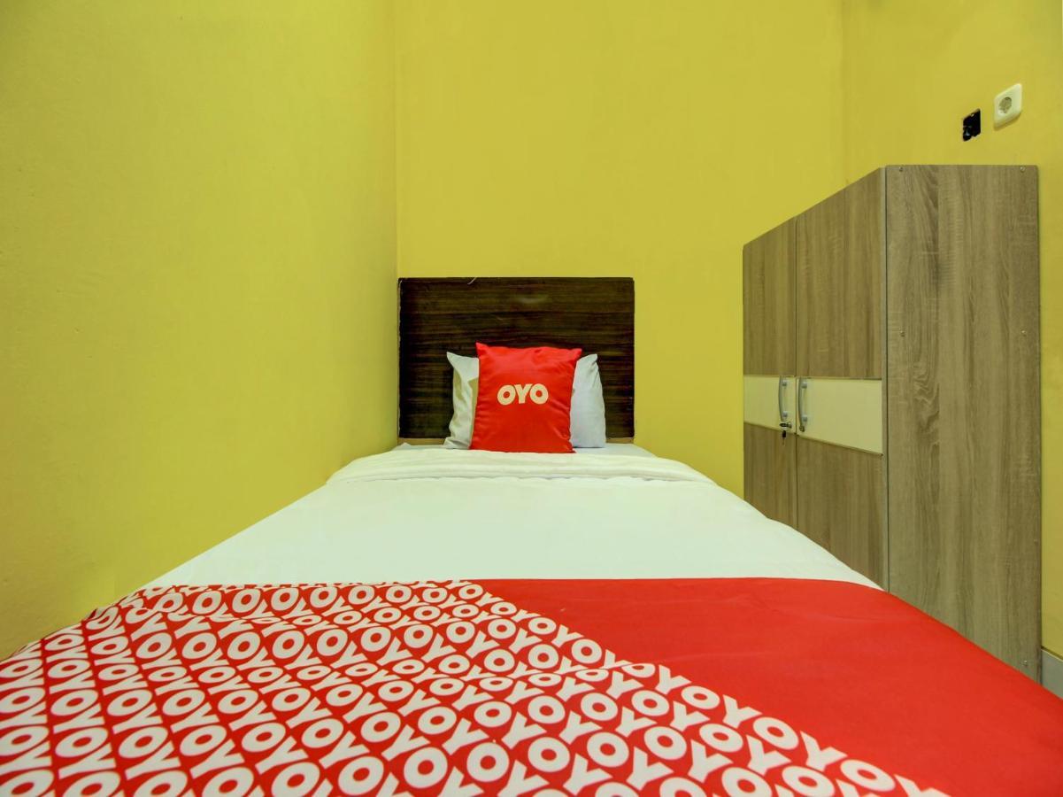 Super Oyo 90224 Palembang Residence Exteriör bild