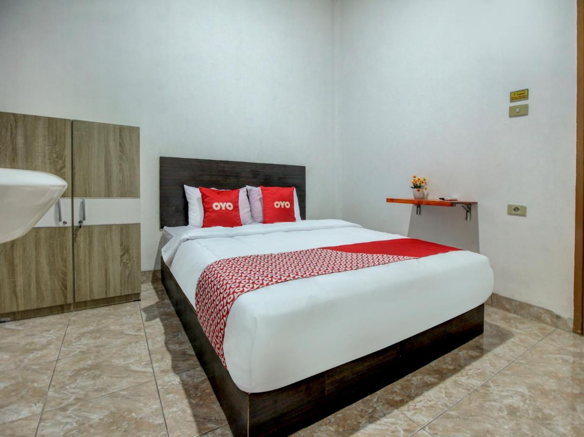 Super Oyo 90224 Palembang Residence Exteriör bild