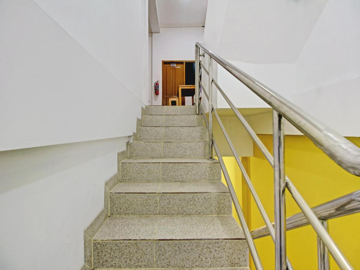 Super Oyo 90224 Palembang Residence Exteriör bild