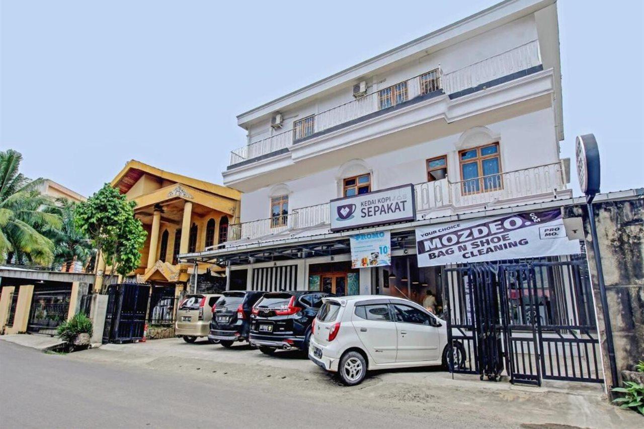 Super Oyo 90224 Palembang Residence Exteriör bild